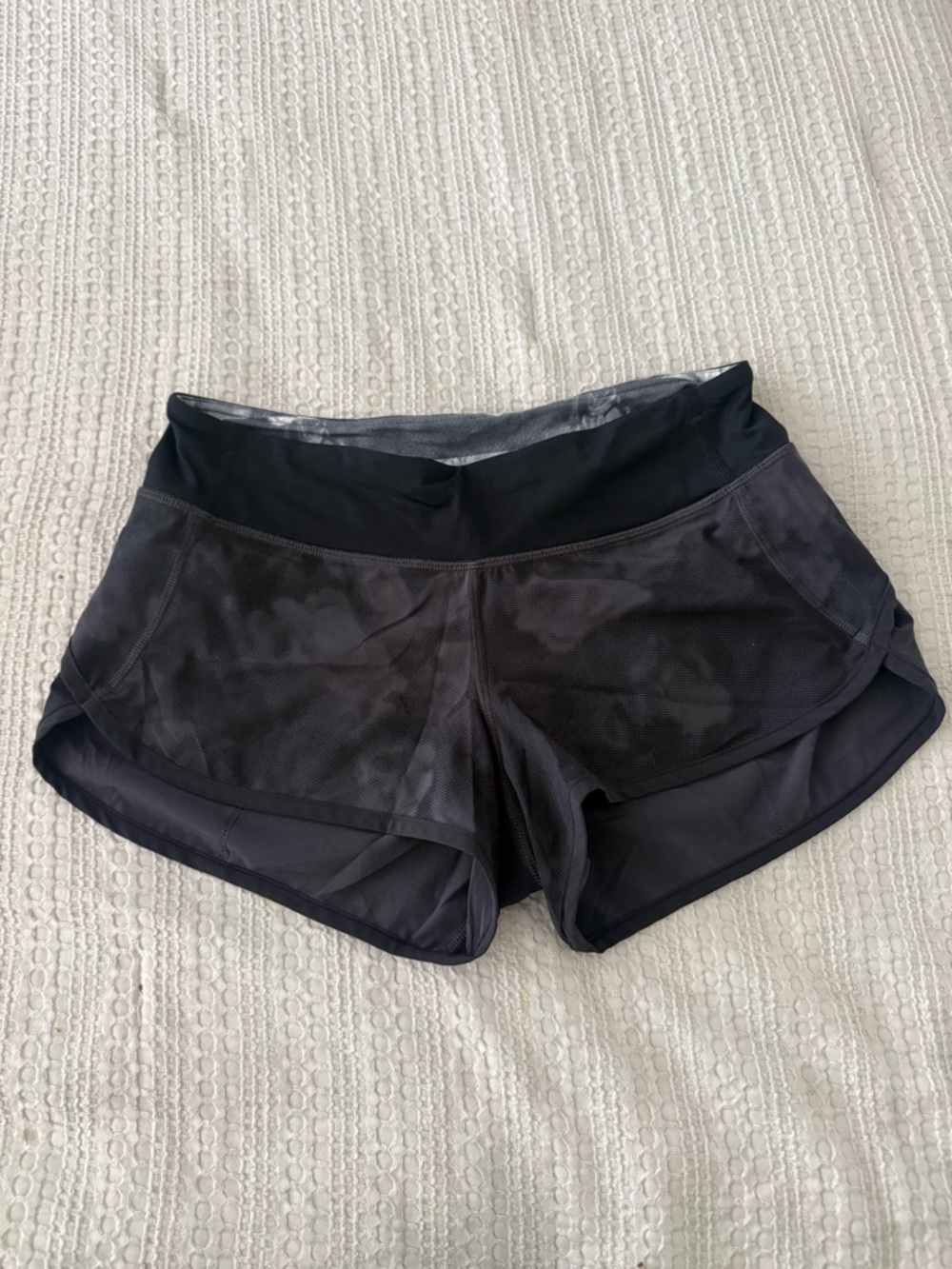 Lululemon Speed Up Low-Rise Lined Short 2.5" Diamond Dye Pitch Grey Graphite 4 - Picture 5 of 10